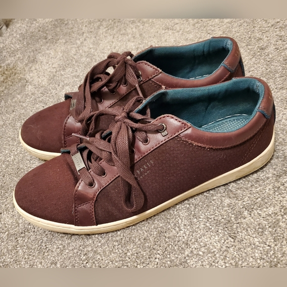 Men's Ted Baker Burgundy runners, size 10 - Picture 2 of 5